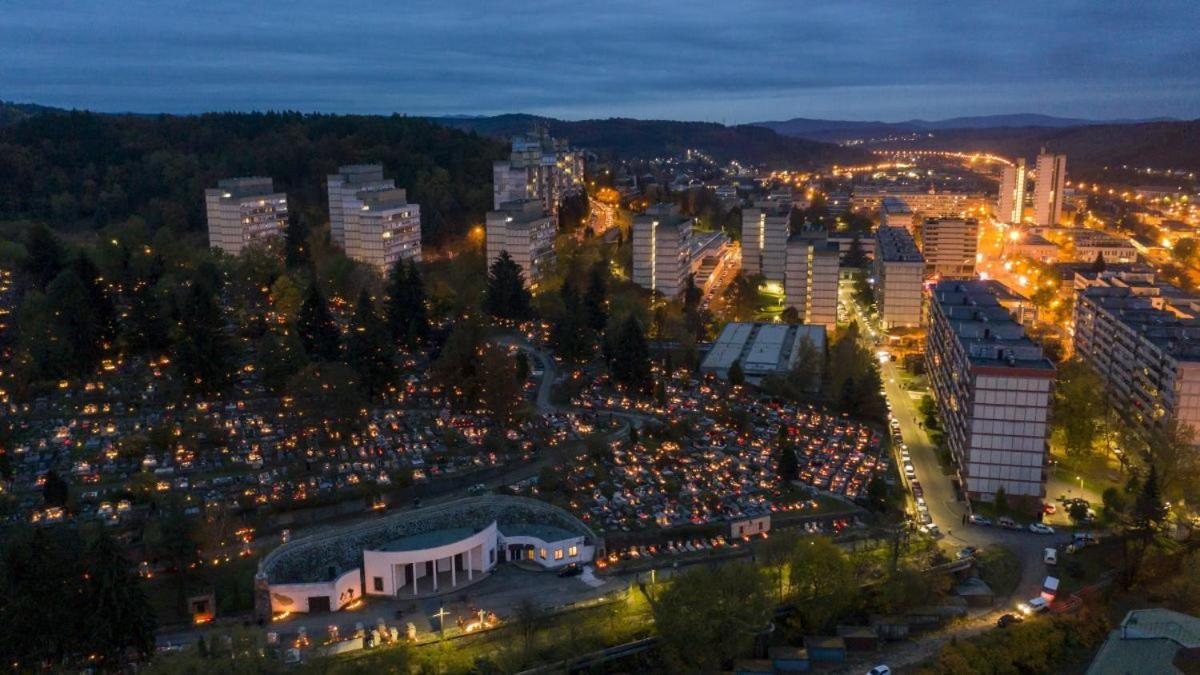 Central Apartman Salgótarján Eksteriør bilde